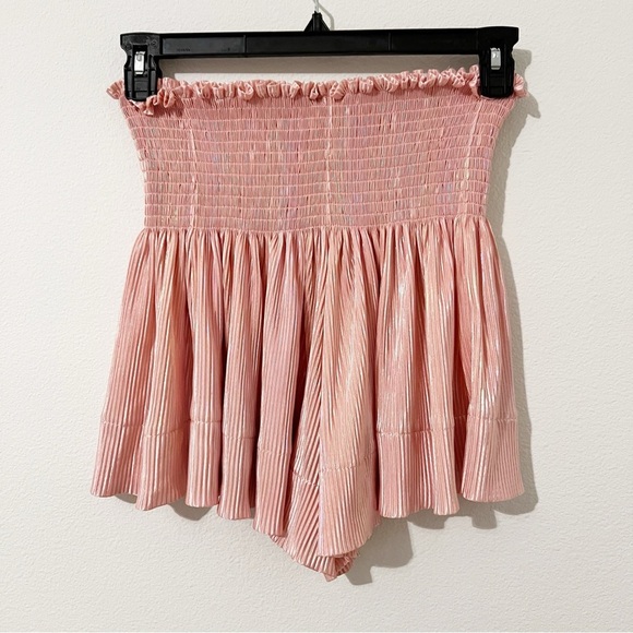 QUEEN OF SPARKLES Pants - Queen of Sparkles Shiny Wazy SWING SHORTS
Pink Size Medium M